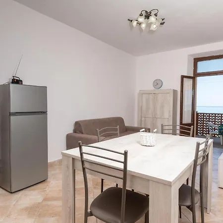 Awesome In With Kitchenette * Giannella