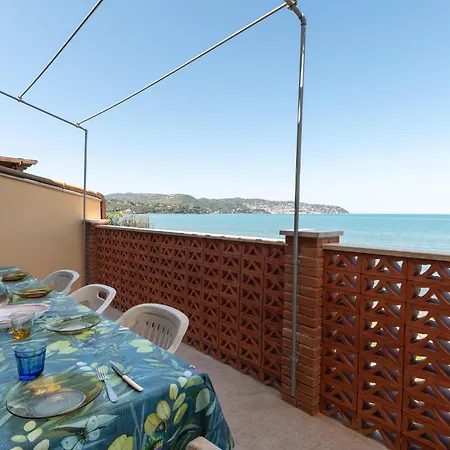 2 Bedroom Awesome In Апартаменты Giannella
