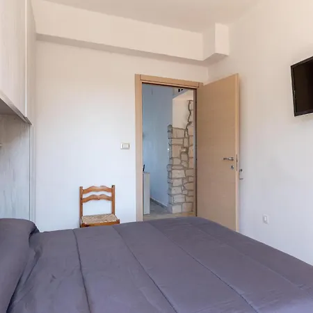 Апартаменты 2 Bedroom Awesome In Giannella