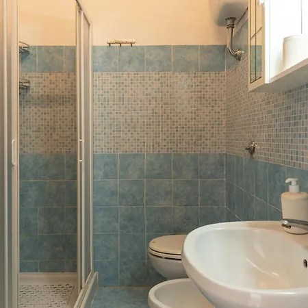 Awesome In With Kitchenette Apartment